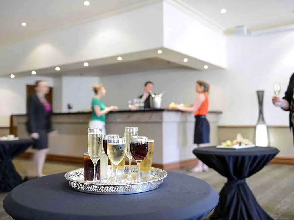 ***  Grosvenor Hotel Adelaide By Accor Australia