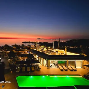 **** Hotel Comfort Albanien